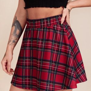 Saia estilo colegial com estampa xadrex